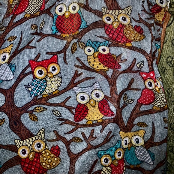 Bundle of four scarves - Picture 5 of 10